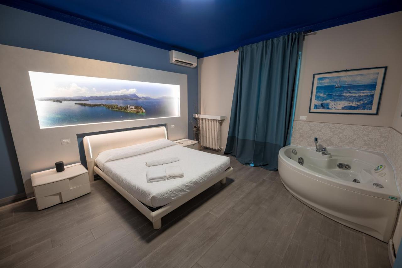 Garda Fantasy Apartment - Jacuzzi Desenzano del Garda Kültér fotó